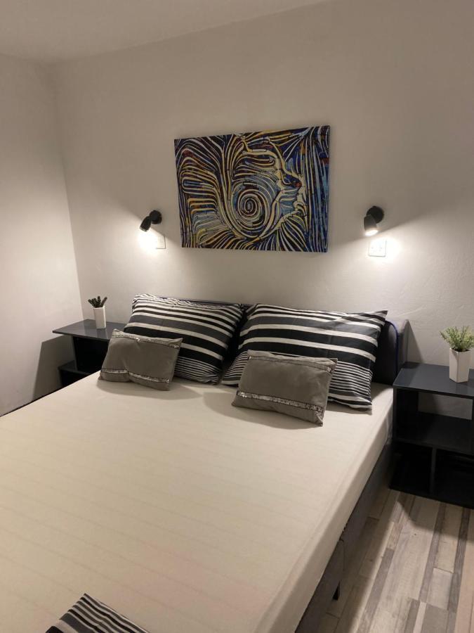 Apartments Stara Baška 外观 照片